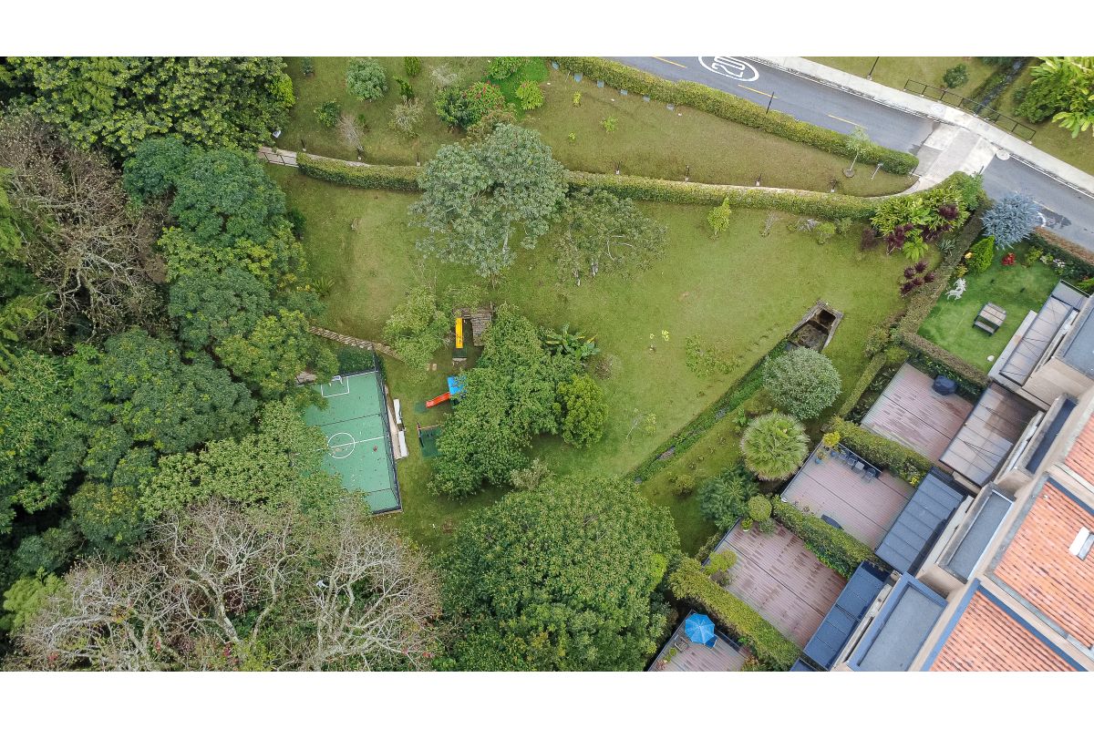 Imagen 17 de HERMOSA CASA EN LA CALLEJA ENVIGADO 🏡