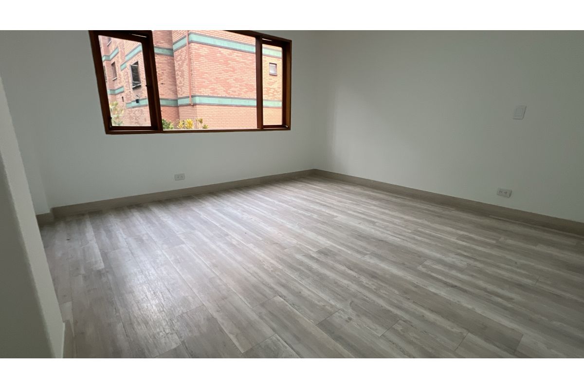 Imagen 8 de CASTROPOL APARTAMENTO CON AMPLIOS ESPACIOS ✨