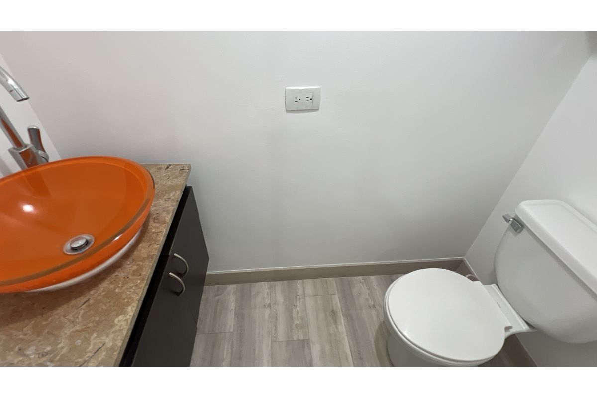 Imagen 11 de CASTROPOL APARTAMENTO CON AMPLIOS ESPACIOS ✨