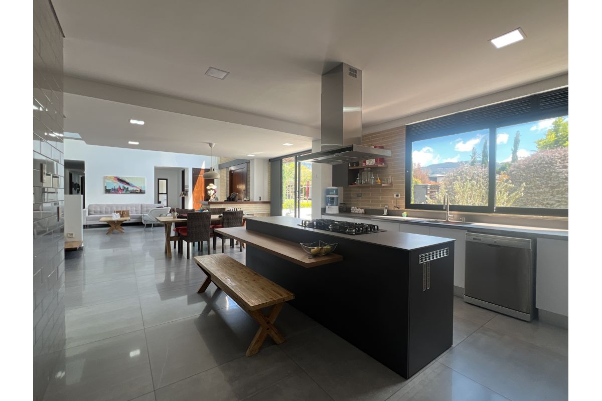 Imagen 4 de HERMOSA CASA EN LA CEJA ✨