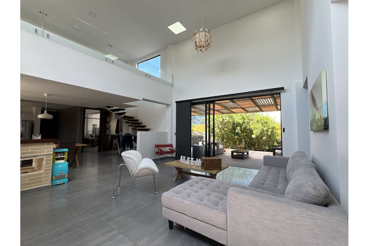 Imagen 6 de HERMOSA CASA EN LA CEJA ✨