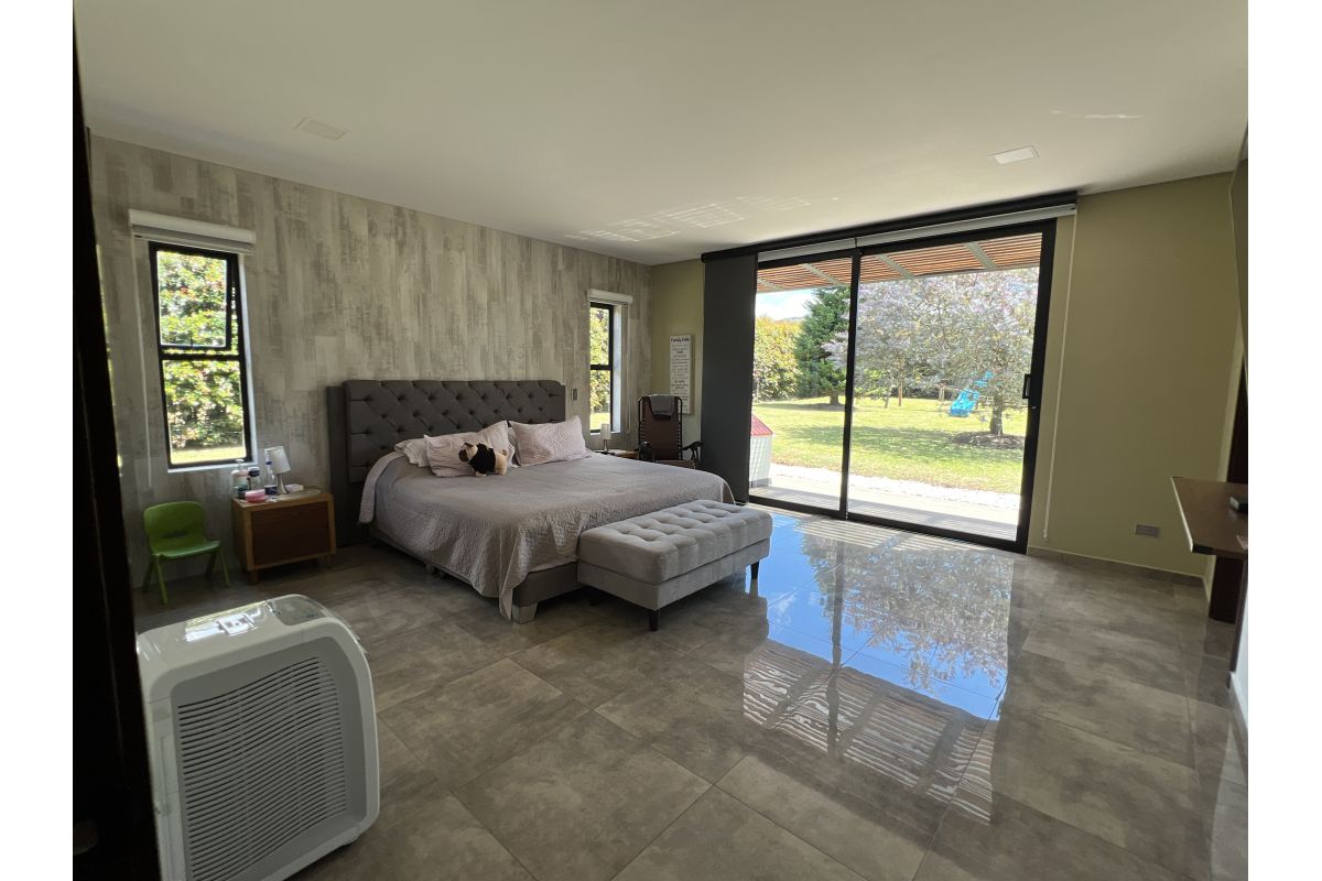 Imagen 9 de HERMOSA CASA EN LA CEJA ✨