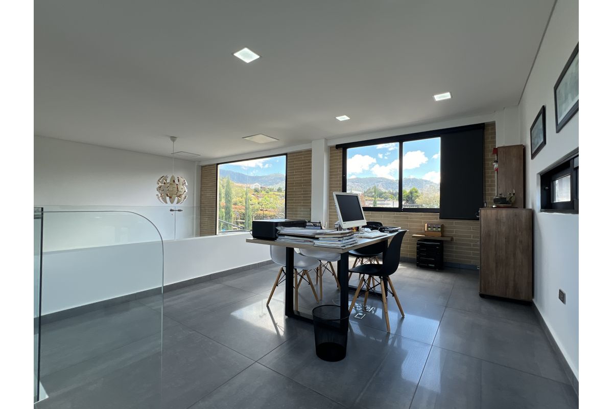 Imagen 10 de HERMOSA CASA EN LA CEJA ✨