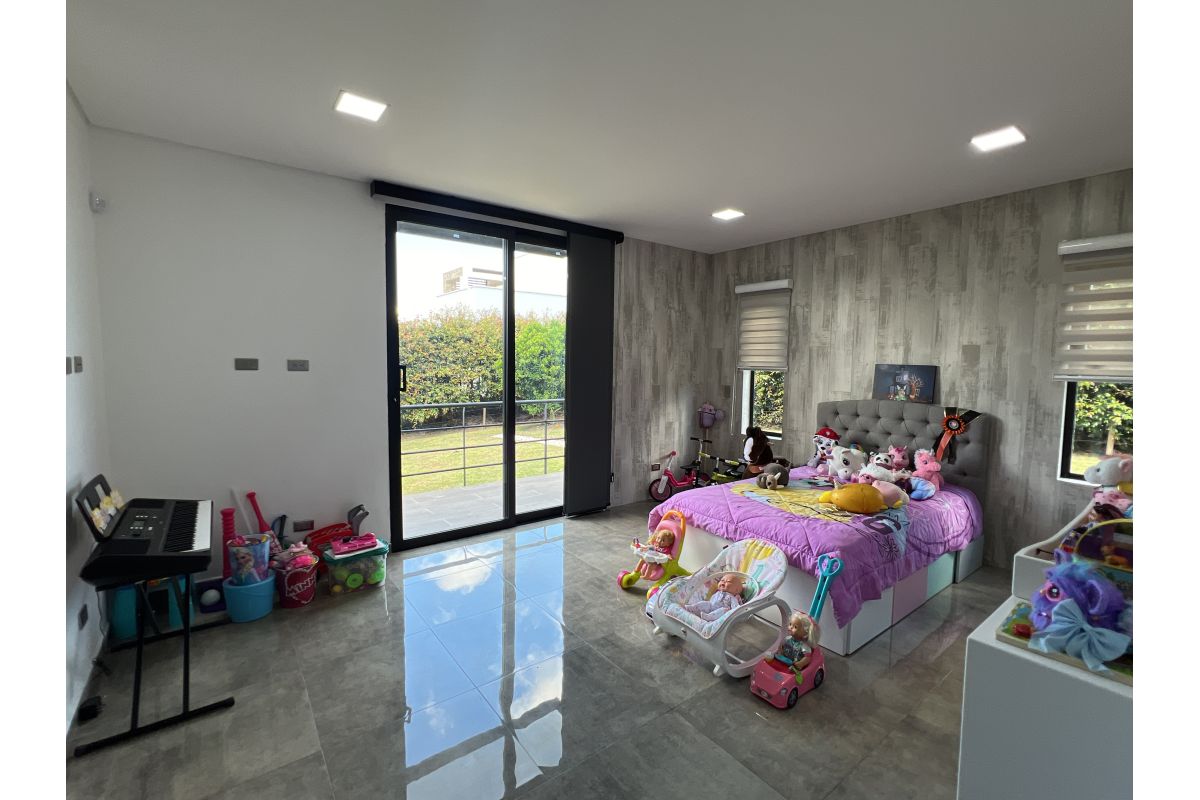 Imagen 12 de HERMOSA CASA EN LA CEJA ✨