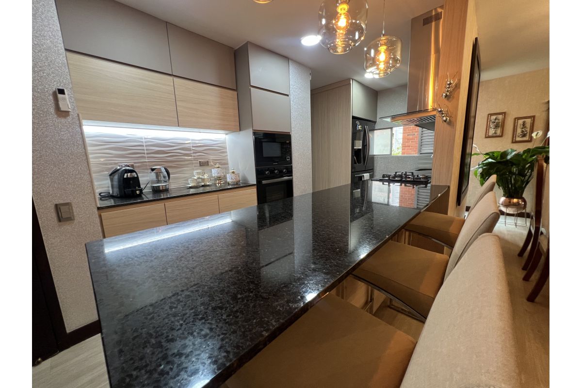 Imagen 1 de ESPECTACULAR APARTAMENTO EN EL POBLADO