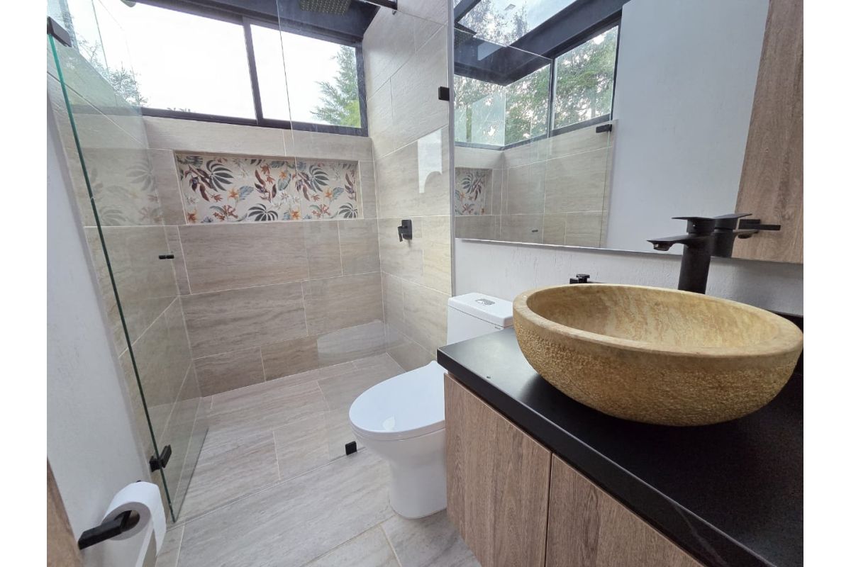 Imagen 8 de ESPECATCULAR CASA EN VÍA LA CEJA LLANOGRANDE